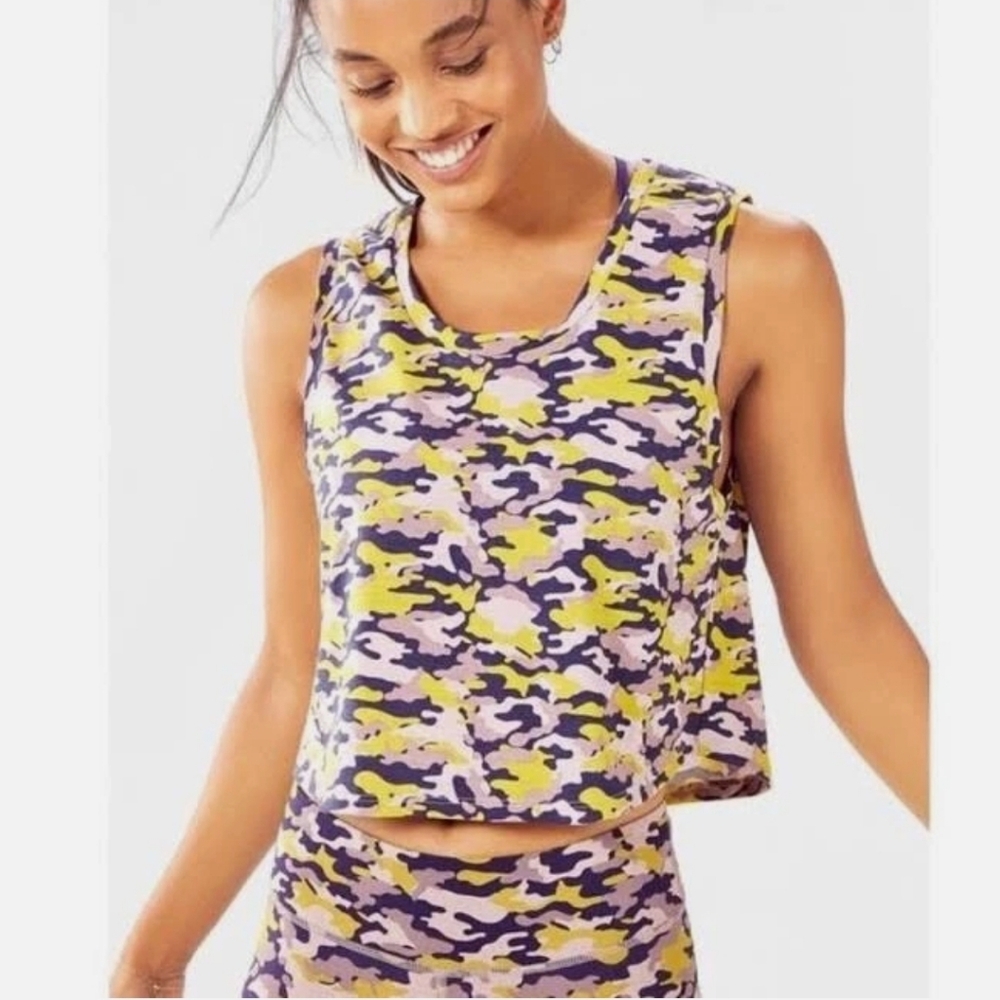 Fabletics Janis Women’s Large Camo Crop Workout Tank Top Muscle Tee